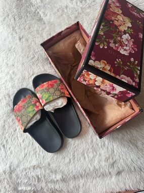Gucci Bloom Floral GG Canvas Slides - Black Footbed with Multicolor Floral Print